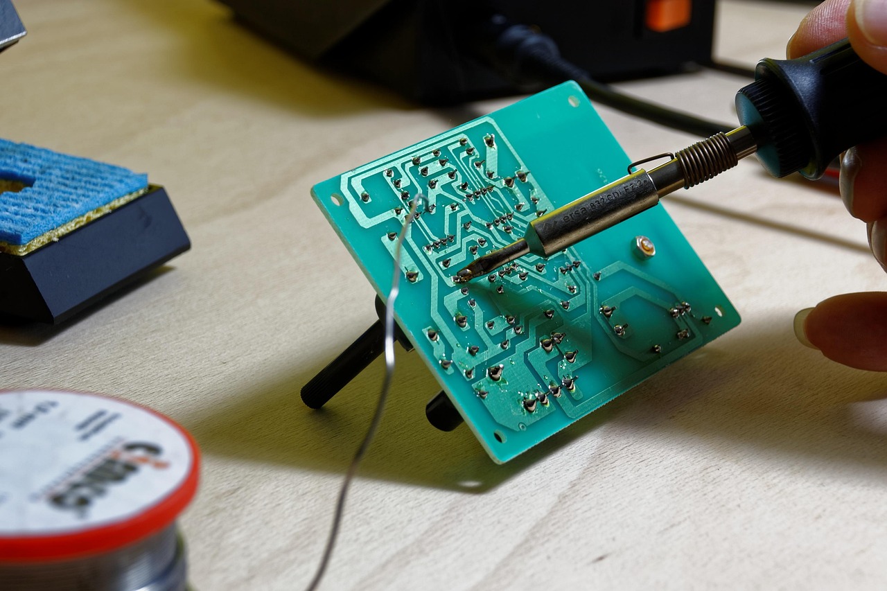 soldering-1038523_1280